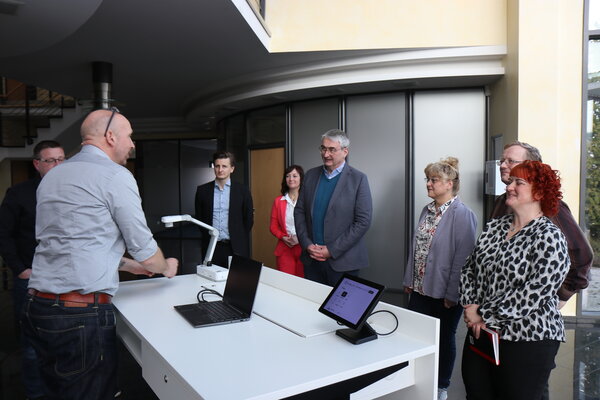 Bild vergr&ouml;&szlig;ern: PM 071 Besuch VST neu