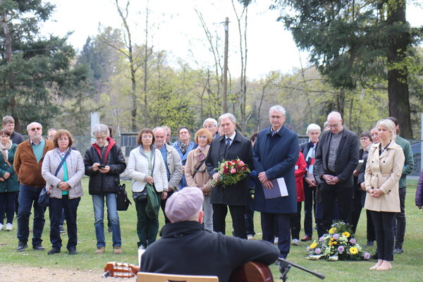 PM 103 Musiker Jens Bühring und Besucher