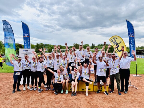Bild vergr&ouml;&szlig;ern: PM 128 2026-05-07 Team Landratsamt beim Firmenlauf