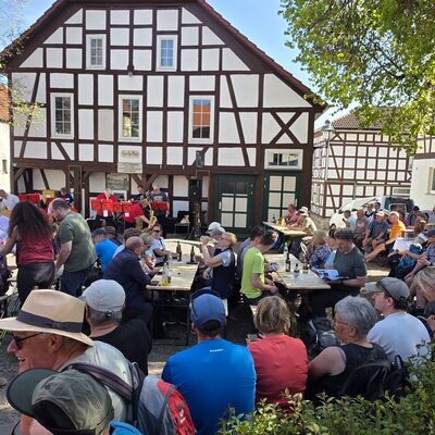 Gruppe bei der Goethe-Wanderung 2026. Foto: Doreen Kühnemund.