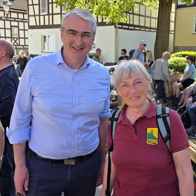 Bild vergr&ouml;&szlig;ern: Rita Schnack mit Landrat Marko Wolfram.