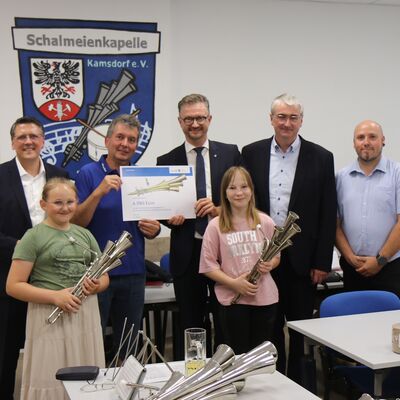 Übergabe Lottomittel Schalmeienkapelle