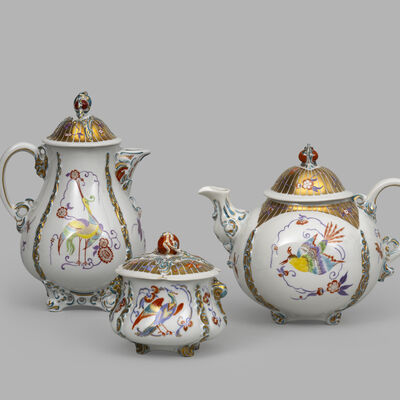 Bild vergr&ouml;&szlig;ern: Martha Schlameus, Teile eines Teeservice, Aelteste Volkstedter Porzellan AG, TLMH (Foto: Christopher Beer)