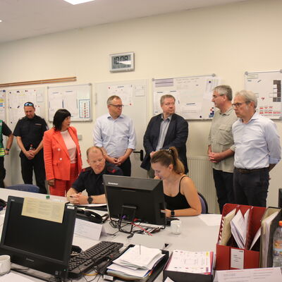 Bild vergr&ouml;&szlig;ern: Einblick in die Arbeiten des Führungsstab.