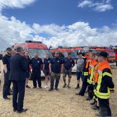 Besprechung der Lage vor Ort mit Landrat Marko Wolfram