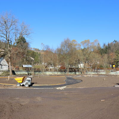 Bild vergrößern: Blick auf das Gelände