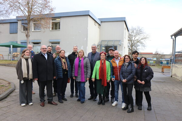 Gruppenbild zum Besuch der Thüringer Landesbeauftragten für Integration, Migration und Flüchtlinge