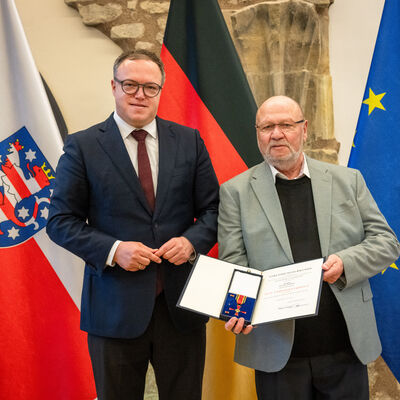 Bild vergr&ouml;&szlig;ern: 12.12.2025, Überreichung BVO durch MP Mario Voigt, Augustinerkloster Erfurt,