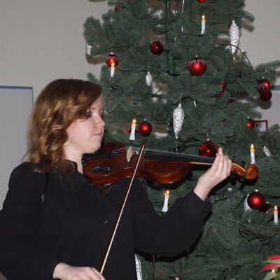 Bild vergr&ouml;&szlig;ern: Geigerin Anne Rimpler.