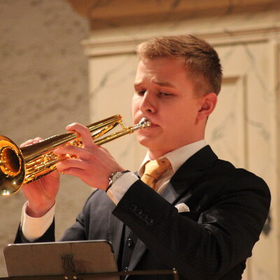 Bild vergr&ouml;&szlig;ern: Jakob Trinter erhält den Lions-Musikschulpreis