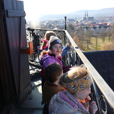 Bild vergr&ouml;&szlig;ern: 2026 PM 058 Auf dem Schlossturm